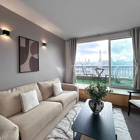 Champs Elysees - Prestige With Balcony Ac And View For 3