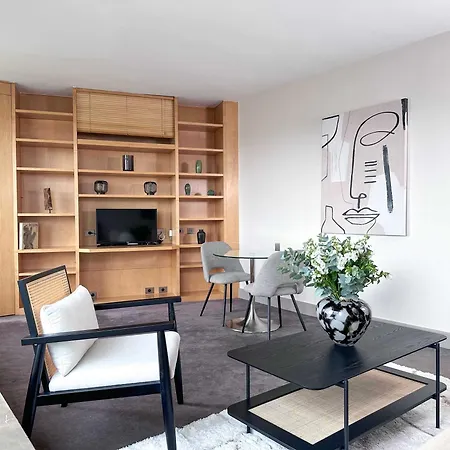 Champs - Elysees View With Balcony - Ac For 3