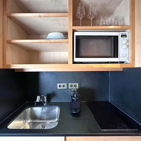 Champs Elysees - Prestige With Balcony Ac And View For 3 *