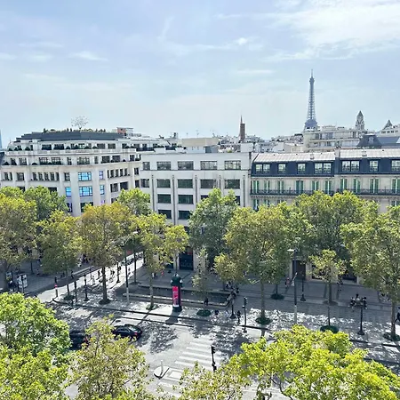 Champs Elysees - Prestige With Balcony Ac And View For 3 Apartament Paryż