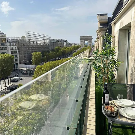 Champs Elysees - Prestige With Balcony Ac And View For 3 *