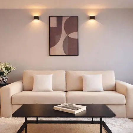Champs Elysees - Prestige With Balcony Ac And View For 3 *