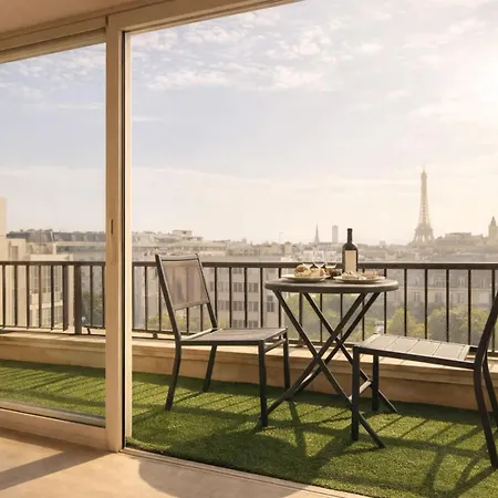 Apartmán Champs Elysees - Prestige With Balcony Ac And View For 3 *