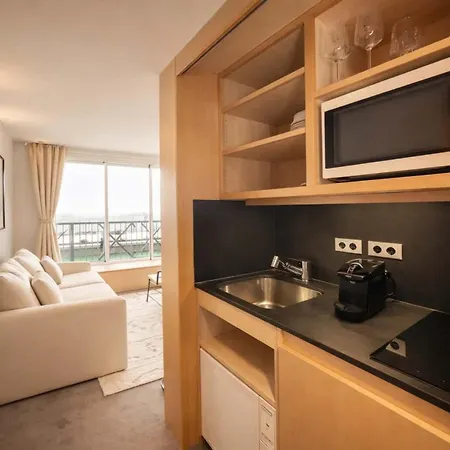 Champs Elysees - Prestige With Balcony Ac And View For 3 Apartamento Paris