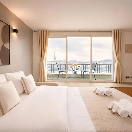 Champs Elysees - Prestige With Balcony Ac And View For 3 Paris