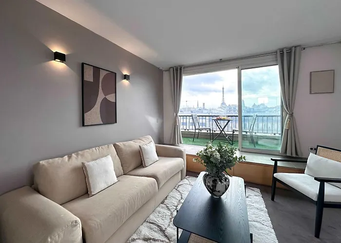 Champs Elysees - Prestige With Balcony Ac And View For 3