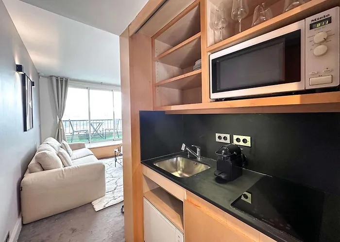 Champs Elysees - Prestige With Balcony Ac And View For 3 Διαμέρισμα *