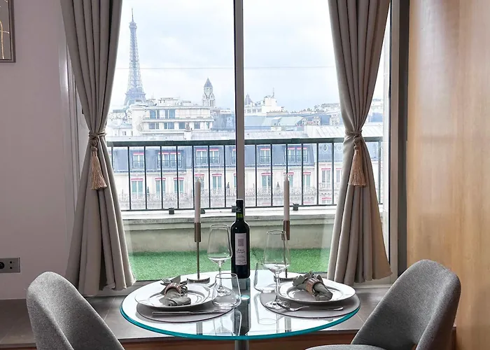 Champs Elysees - Prestige With Balcony Ac And View For 3 Διαμέρισμα