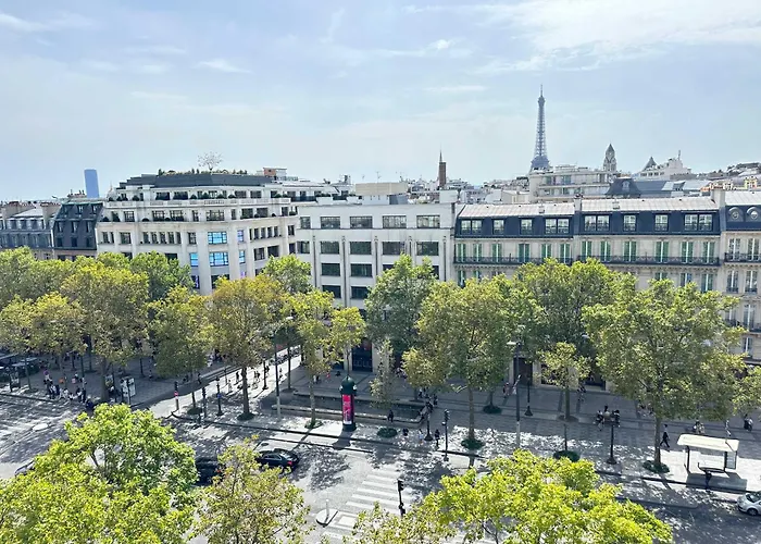Champs Elysees - Prestige With Balcony Ac And View For 3 아파트 파리
